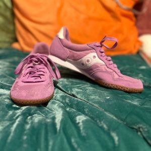 Saucony Fuchsia Bullet Sneaker